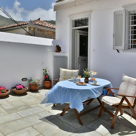 Feel At Home - Family House In Hydra Exterior photo