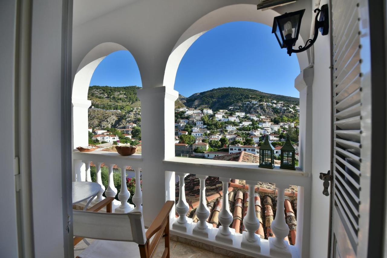 Feel At Home - Family House In Hydra Exterior photo