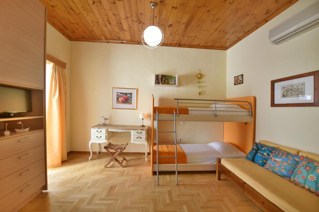 Feel At Home - Family House In Hydra Exterior photo